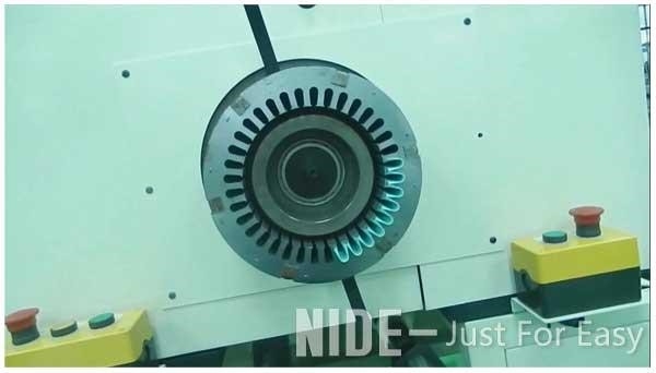 Станок для вставки изоляционной бумаги в статор генератора CZDW1-190/210